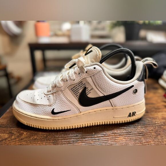 Nike Air Force 1 Shoes White/Black  LV8 Utility Overbranding size 8 main image 10
